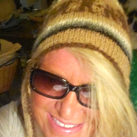 Tibetan Alpaca Hat - Picture 2 of 6